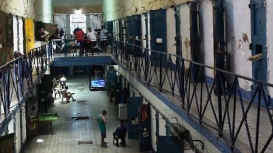 Un juez ordenó que los presos de la cárcel de Coronda no puedan acceder a celulares