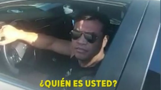 "¿Sabe quién soy yo?": Comisario "chapea" para evitar una multa