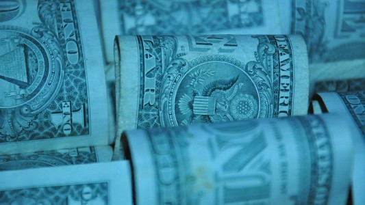 El dólar blue volvió a subir y alcanzó un nuevo récord