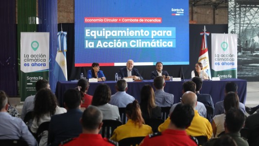 Perotti firmó convenios con la Nación para fortalecer el combate y la prevención de incendios