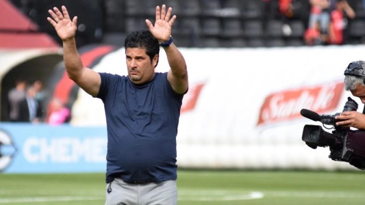 Saralegui ya no es el técnico de Colón