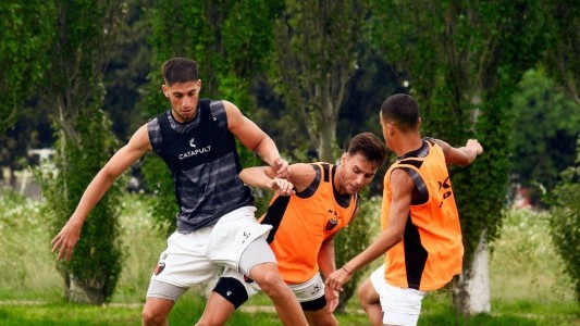 En su primera práctica como DT de Colón, Gorosito paró un equipo pensando en Huracán