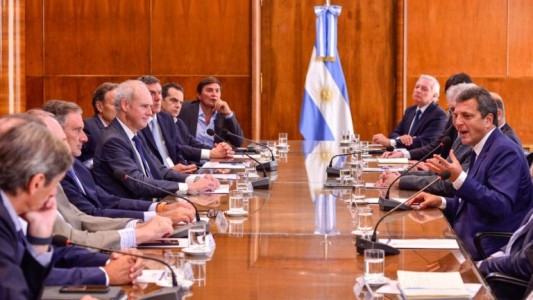 Massa anunció un acuerdo para canjear deuda en pesos