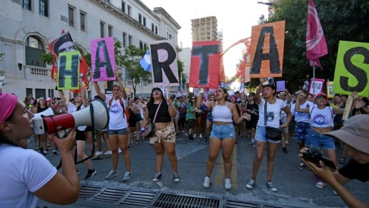Las mujeres marcharon hacia Plaza de Mayo