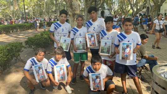Familiares, allegados y vecinos del niño asesinado en Rosario marchan para reclamar justicia