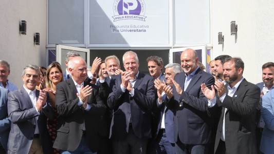 Perotti encabezó la inauguración del edificio del Polo Educativo Puerto General San Martín dependiente de la UNR