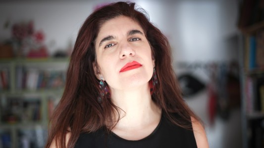 Luciana Peker brindará esta tarde una charla sobre los “Nuevos desafíos de los feminismos”