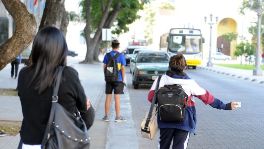El Gobierno Nacional tildó de "ilegal" el paro de colectivos