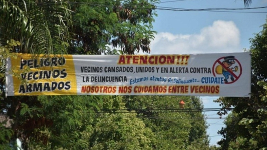 “Armados” y “tapiales electrificados”: pasacalles de vecinos de barrio Escalante