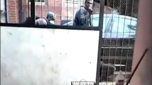 Para robarle el auto, lo asesinaron a trompadas en la puerta de su casa