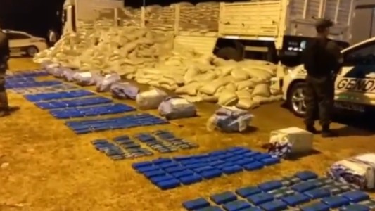 Rosario: Un camión cargado de porotos llevaba más de 420 kilos de cocaína ocultos