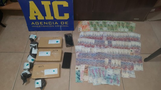 Los detuvieron cuando transportaban tres “ladrillos” de cocaína en Recreo