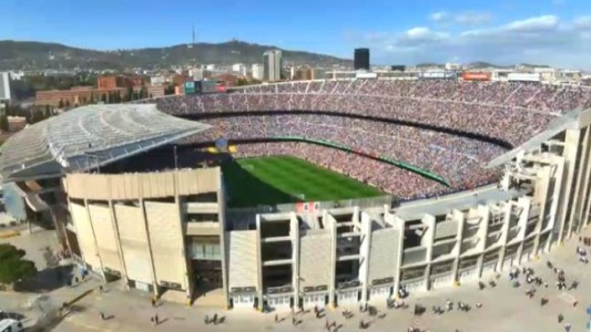 Los hinchas de Barcelona pidieron por Messi en el Camp Nou en medio de la Kings League