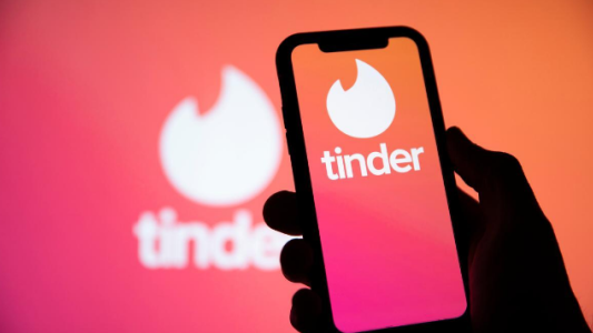 Un médico fue condenado por dormir y abusar de una mujer que conoció por redes sociales