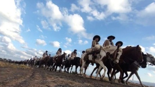 Cabalgata de la Fe a la Difunta Correa: Un jinete le pegó un rebencazo a un hombre que terminó internado