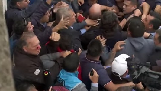 Golpearon a Berni en la manifestación por el asesinato de un colectivero