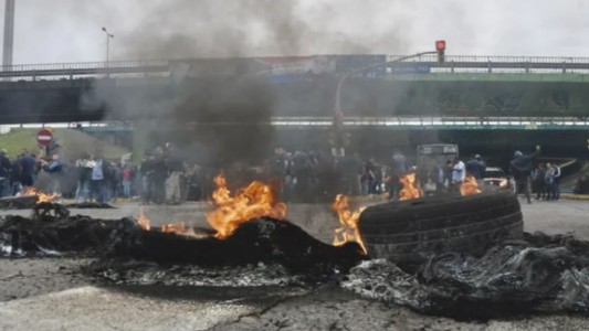 53 líneas de colectivos se sumaron al paro por el crimen del chofer en el Conurbano Bonaerense