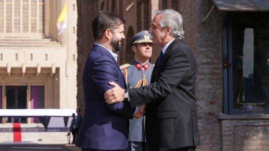 205 años del Abrazo de Maipú: Alberto Fernández y Gabriel Boric encabezaron acto de conmemoración