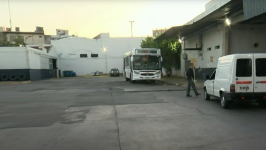 "Si tocan a uno, tocan a todos": paro en seis líneas de colectivos por el arresto de choferes