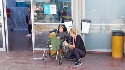 El municipio intervino en el caso de la joven discapacitada que estaba durmiendo en la Terminal