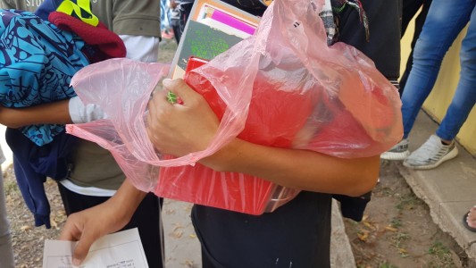 Córdoba: piden que los alumnos lleven los útiles en bolsas transparentes para detectar armas