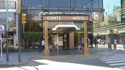 Una mujer murió tras caer de un piso 12 en un hotel