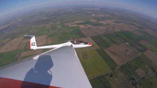 Comenzó el festival "Esperanza Vuela 2023" y el cielo se viste de fiesta