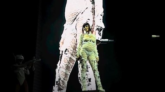 Cazzu anunció su embarazo en pleno recital