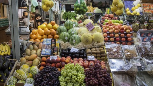 Agroalimentos: el consumidor pagó en marzo 3,7 veces más de lo que cobro el productor