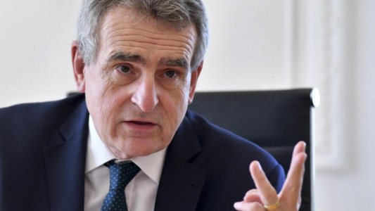 Rossi planteó que la oposición quiere "resolver la inflación con más inflación" a través de una devaluación