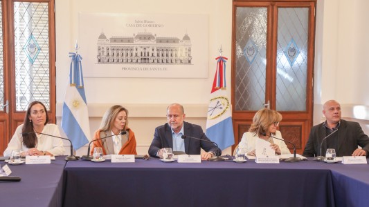 Perotti evaluó los avances de las obras de los gasoductos santafesinos junto a funcionarios nacionales