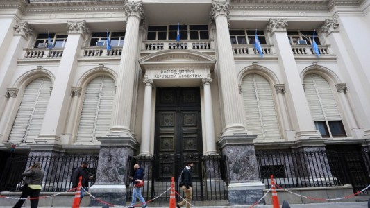 El Banco Central compró US$ 289 millones y revirtió el saldo negativo del mes