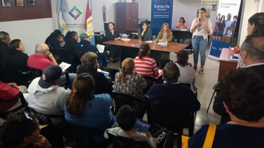 Brindan asesoramiento a vecinos de la ciudad de Recreo para regularizar su situación habitacional