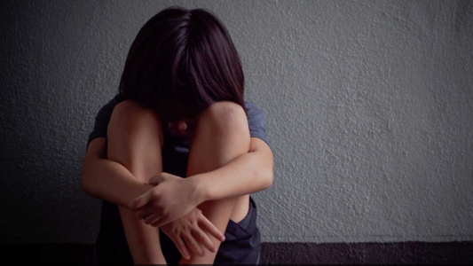 Abrazo al Congreso para pedir la imprescriptibilidad del delito de abuso sexual infantil