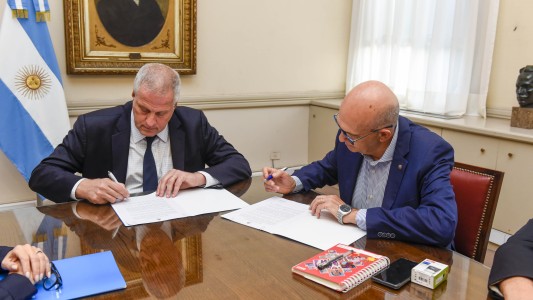 Convenio con Nación: Santa Fe incorpora a todas sus escuelas primarias al Plan 25