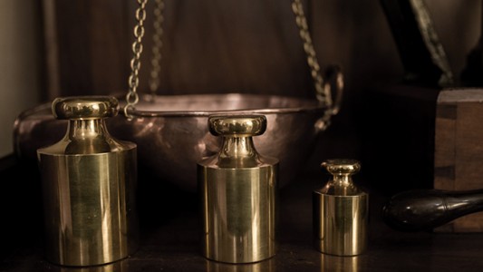 El Banco Central subió la tasa de interés al 91% para controlar el dólar