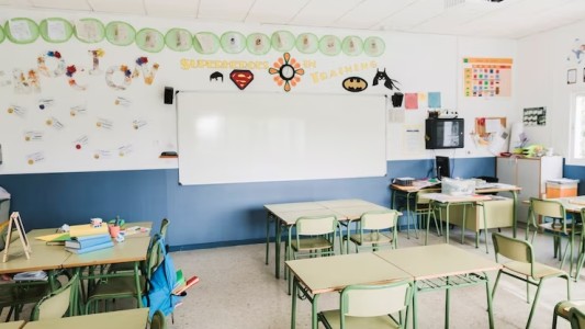 Todas las escuelas primarias públicas de Santa Fe sumarán una hora más de clases en mayo