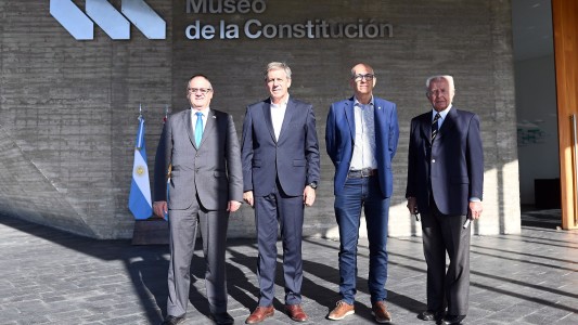 Emilio Jatón encabezó el acto por los 170 años de la sanción de la Constitución Nacional