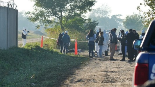 Doble crimen en las afueras de Rosario: ejecutaron a dos jóvenes en un camino rural