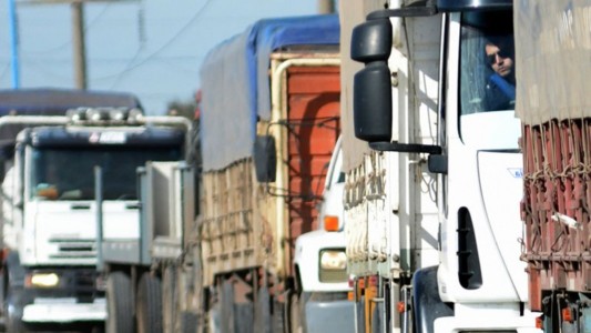 Los costos del transporte de cargas aumentaron 7,7% en abril y 29,3% en el primer cuatrimestre