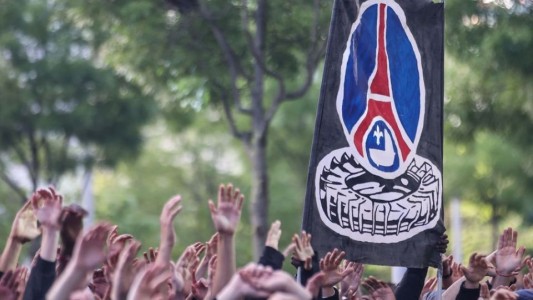 Los "ultras" de PSG se declaran en huelga: no estarán en el posible regreso de Messi