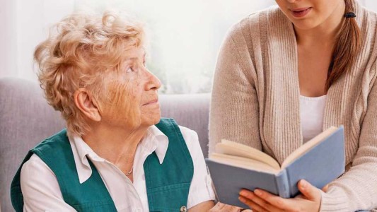 Un nuevo tratamiento contra el Alzheimer consiguió disminuir la pérdida de memoria