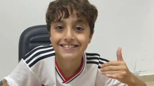 Se llama Lionel Messi, tiene nueve años y firmó contrato con el Sao Paulo