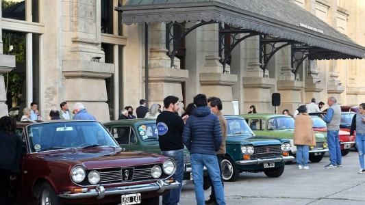 Segunda Muestra de autos clásicos en la Estación Belgrano con entrada libre y gratuita
