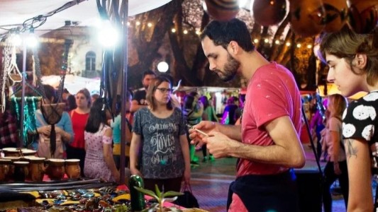 Llega una nueva edición de la Feria del Sol y la Luna en la Plaza Pueyrredón