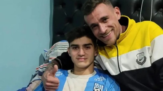 La rápida acción del DT rival evita tragedia en partido de fútbol cordobés