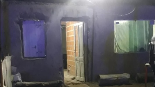 Baleó en la cara a su pareja delante del hijo de 11 años y escapó