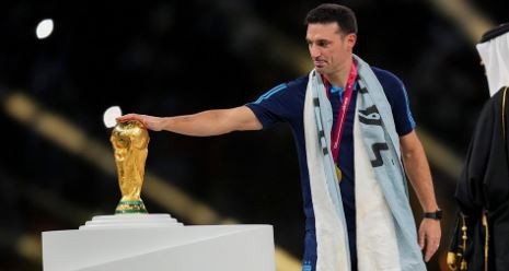 El saludo de la FIFA para Scaloni: "Feliz cumpleaños al conductor de La Scaloneta"
