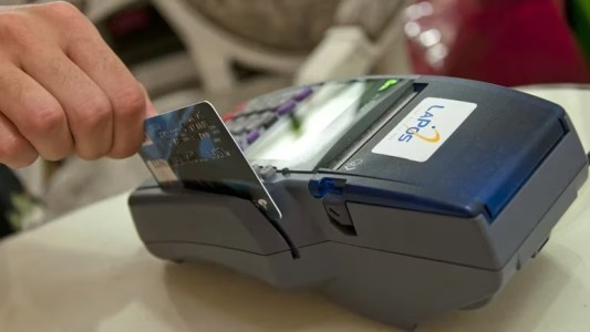 AFIP extiende el reintegro del 15% para compras con débito: a quiénes beneficia