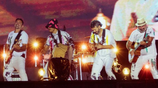 Llegan "Los Tekis" al escenario de ATE Casa España